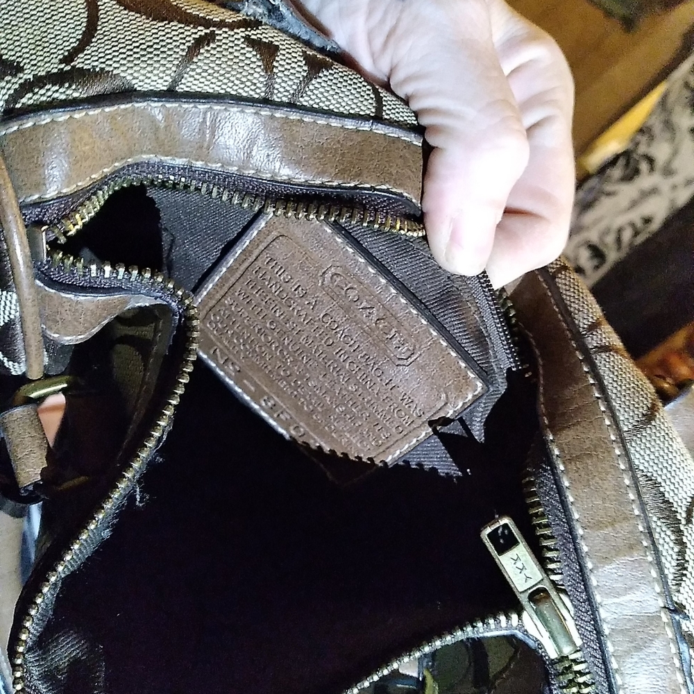 Coach purse - Picture 4 of 4